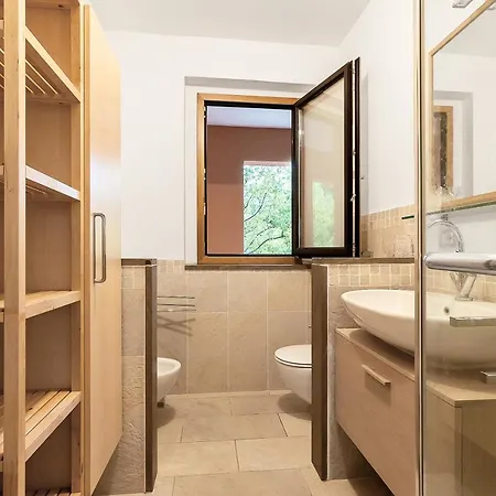Roberto Apartman *